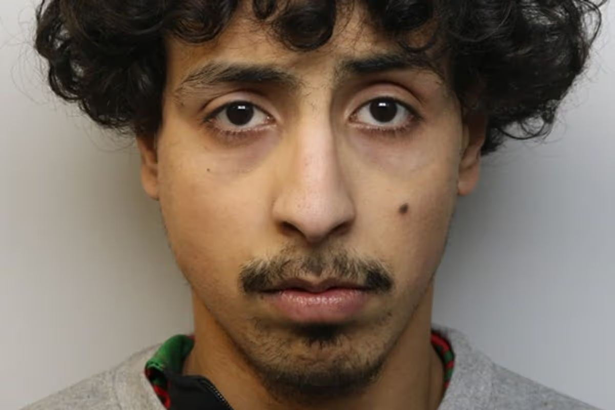 Sick London Underground pervert exposed himself at dozens of women in 90-minute flashing spree
