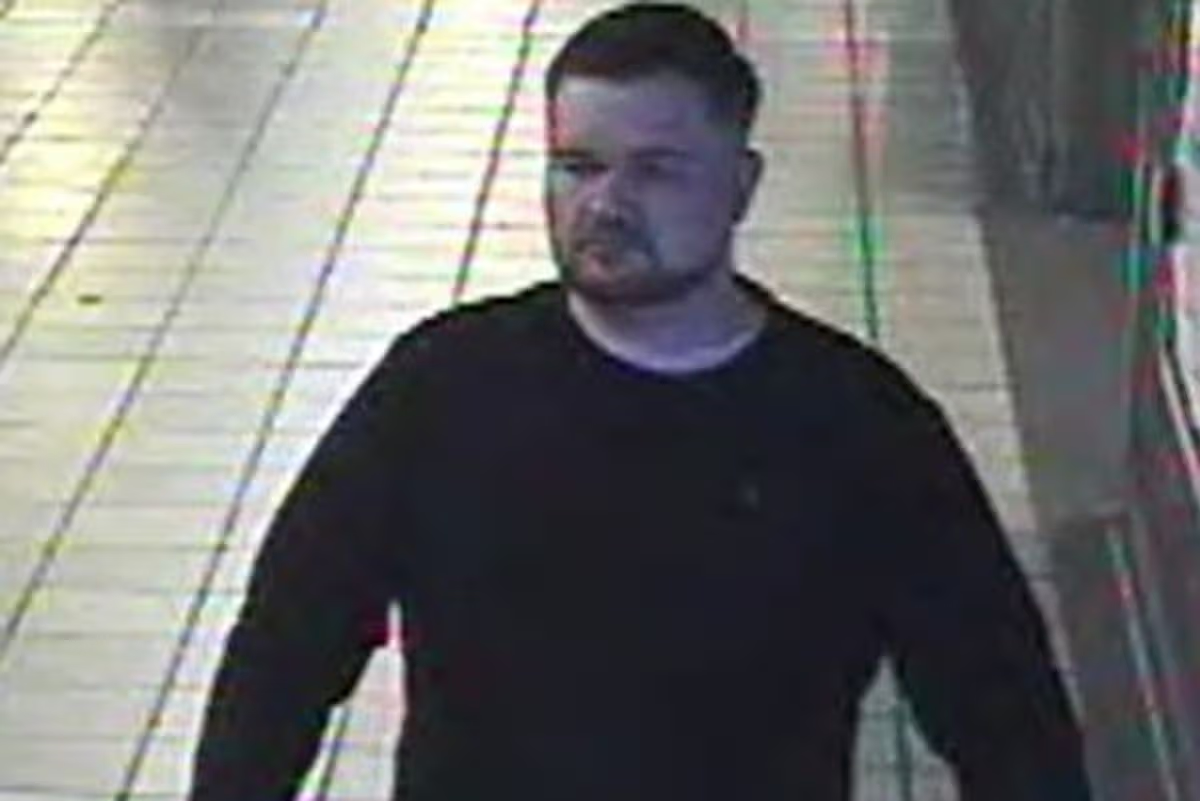 Police appeal after man robbed outside London Underground station by thug who said he had knife
