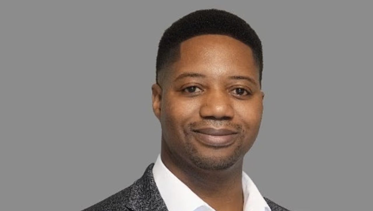 Mark Tshuma, the £100k-a-year BMW driving IT expert whose wife and two children were murdered at their £1.3million luxury home - as police hunt suspect who has fled the UK | Daily Mail Online