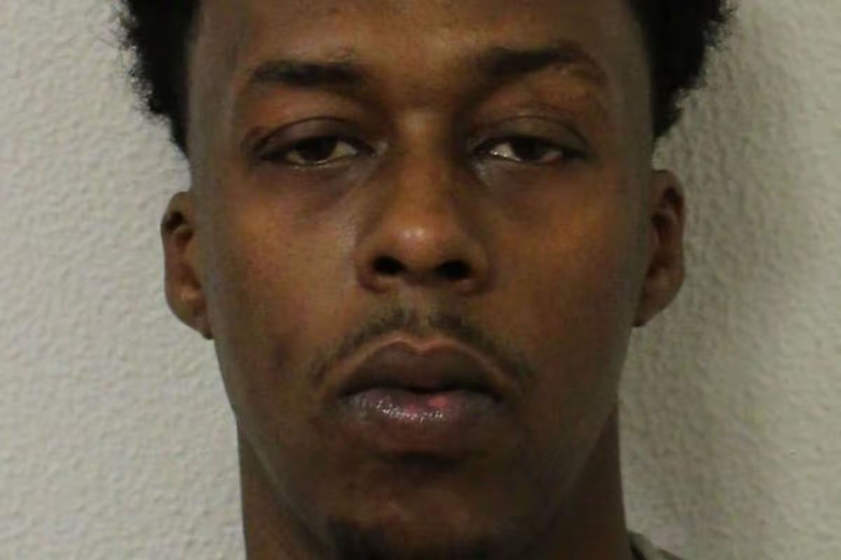East London sex pest Ismail Uradde stabbed men after they woke up his baby then offered to buy knife victim a plaster